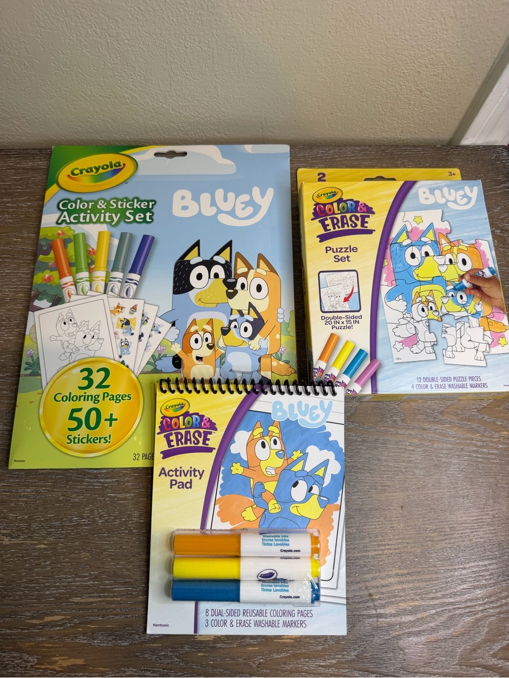 Crayola | Bluey Color Wonder Mess Free Coloring Pages Markers NWT 3 set bundle